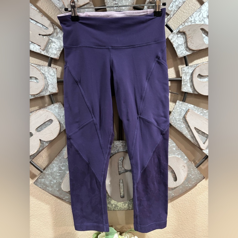 Lululemon Women's Purple crop High-Waisted Leggings